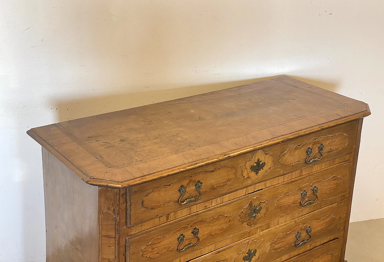 Louis XV walnut and olive commode, 18th century 8