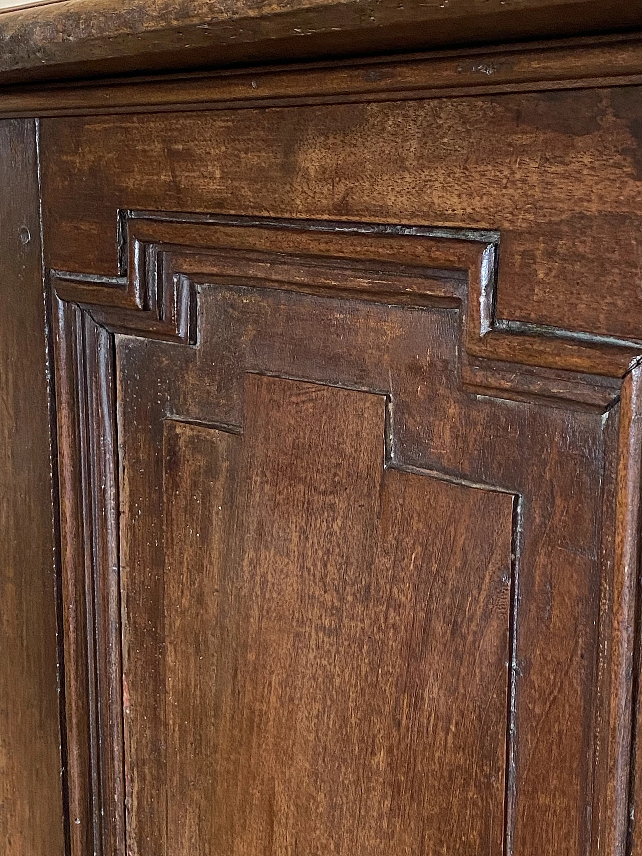 Two-door walnut sideboard, 18th century 13