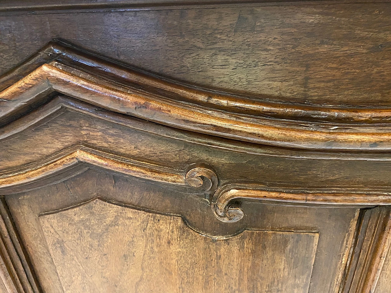 Two-door walnut sideboard, 18th century 26