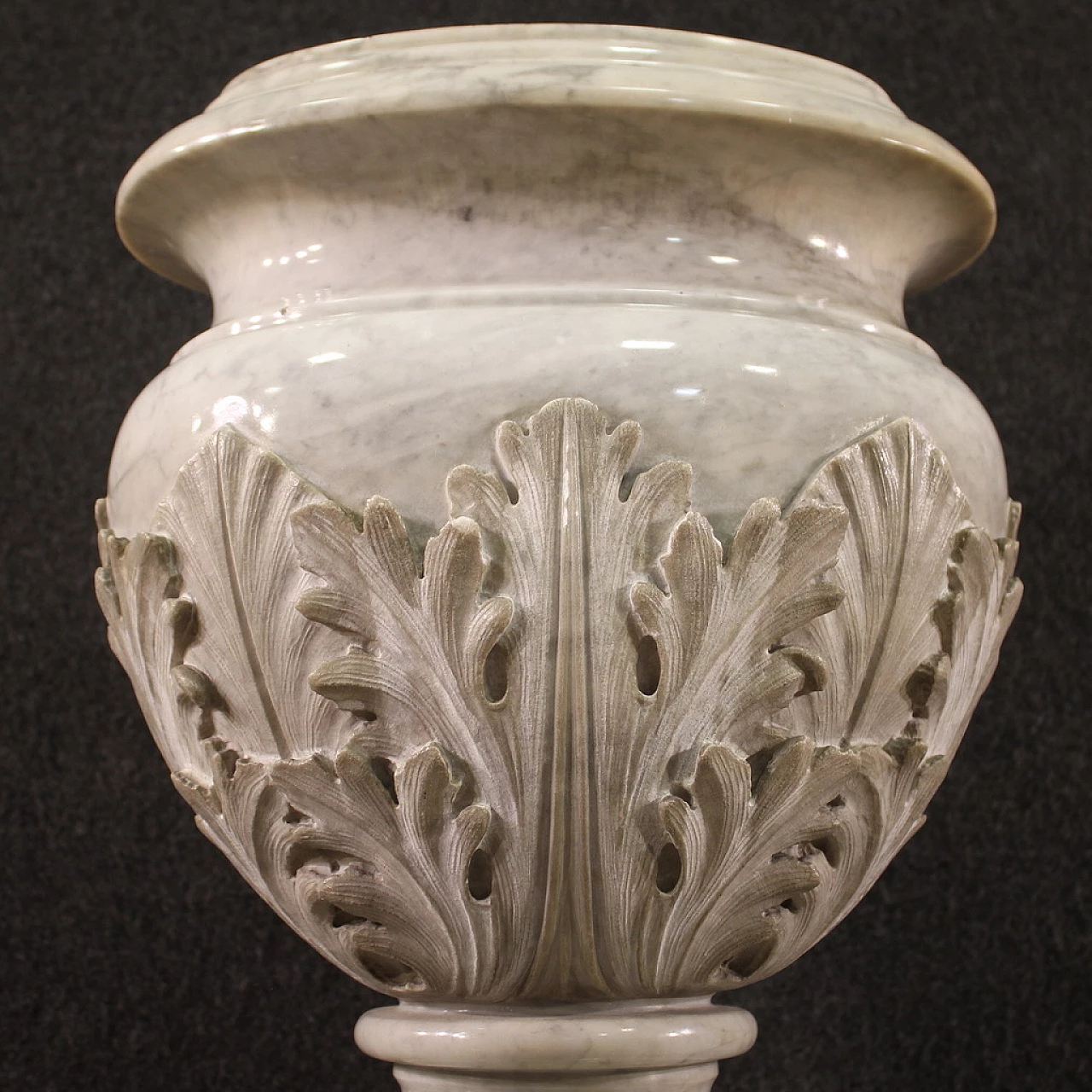 Carved and chiseled marble vase, second half of the 19th century 3