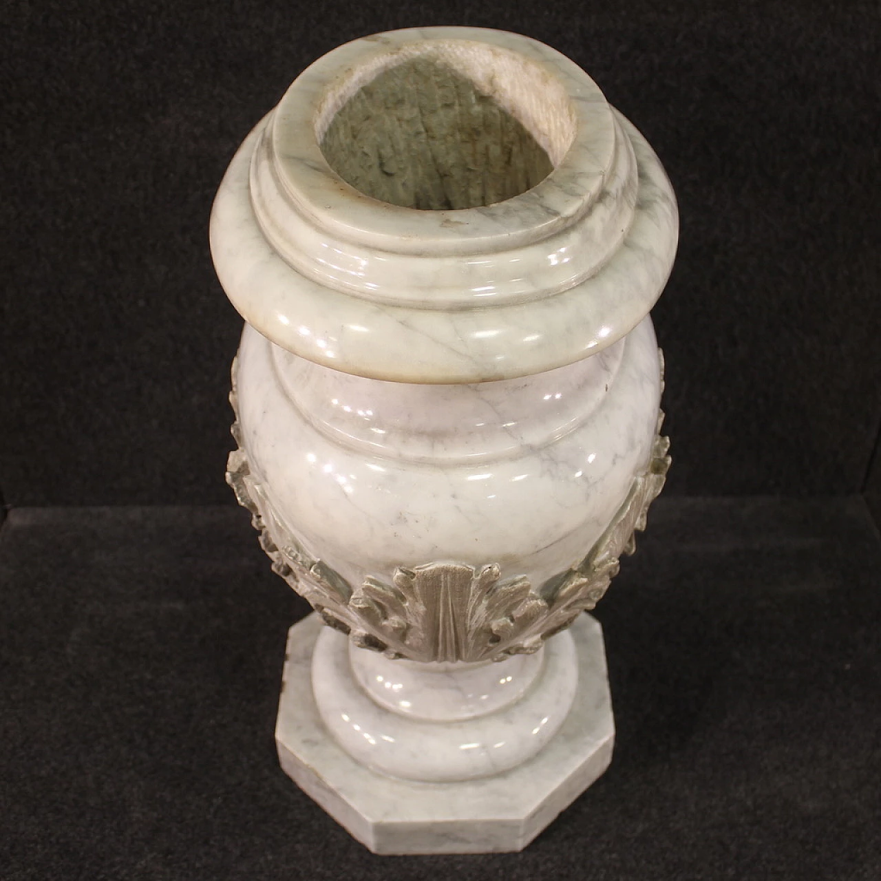 Carved and chiseled marble vase, second half of the 19th century 6