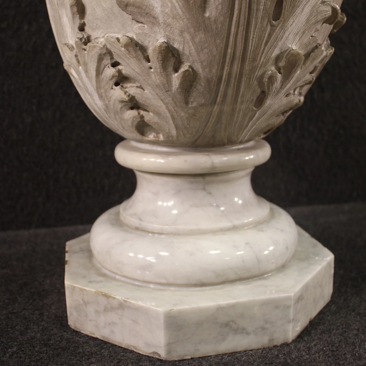 Carved and chiseled marble vase, second half of the 19th century 7