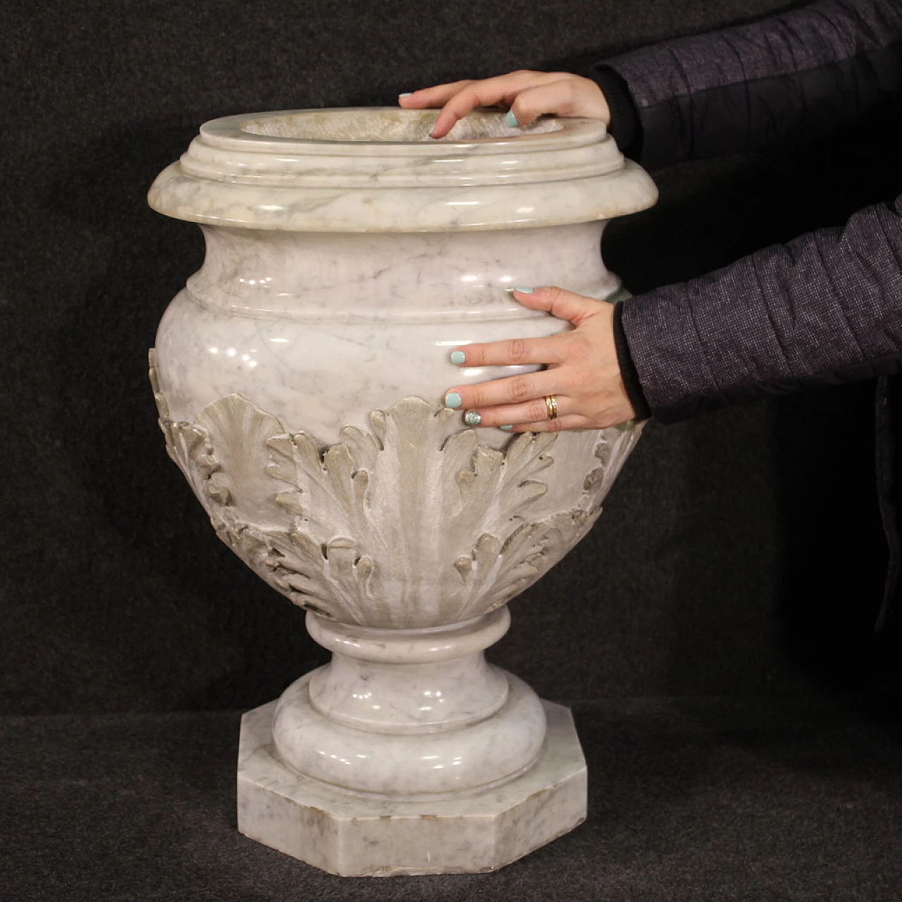 Vaso in marmo scolpito e cesellato, seconda metà dell'800 12