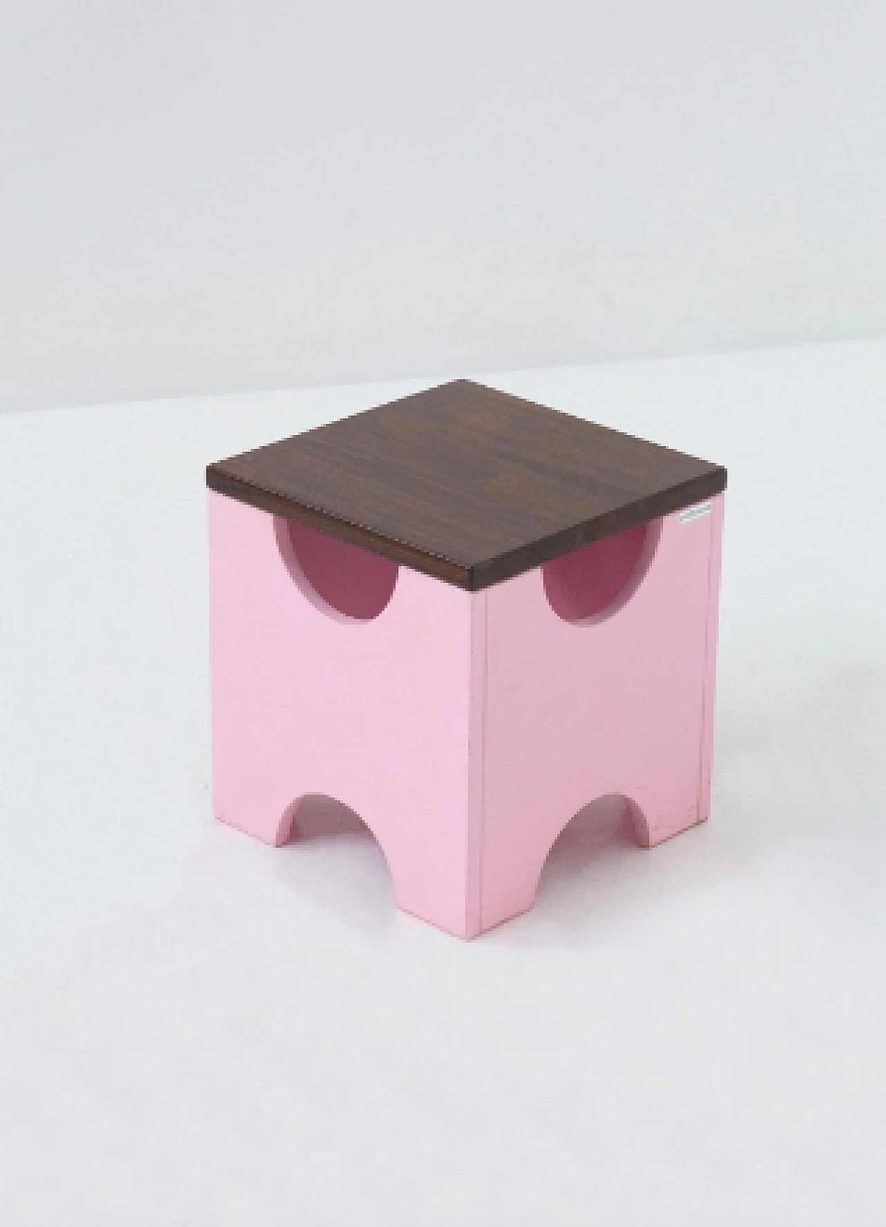 Pair of pink Dado T29 stools by Ettore Sottsass for Poltronova, 1960s 4