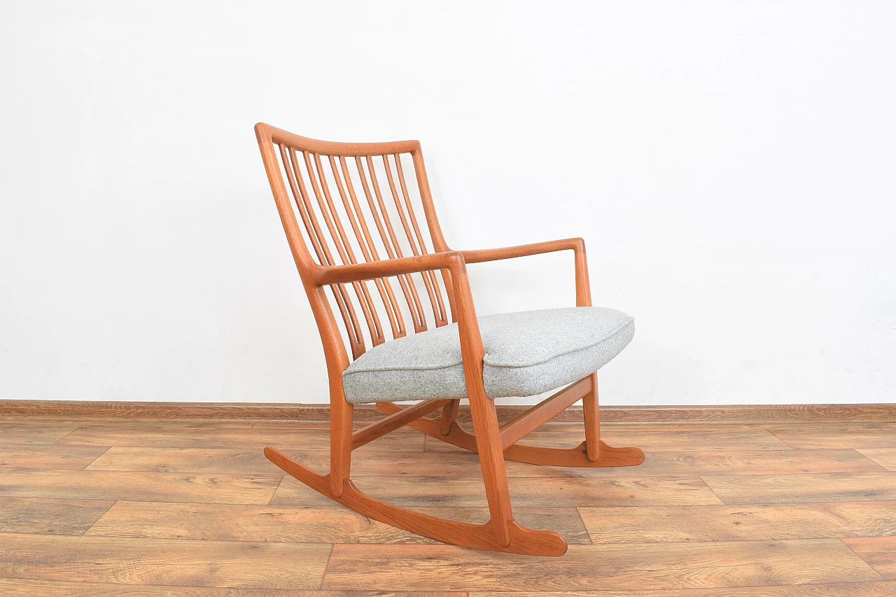 ML33 rocking chair by Hans J. Wegner for A/S Mikael Laursen, 1950s 7