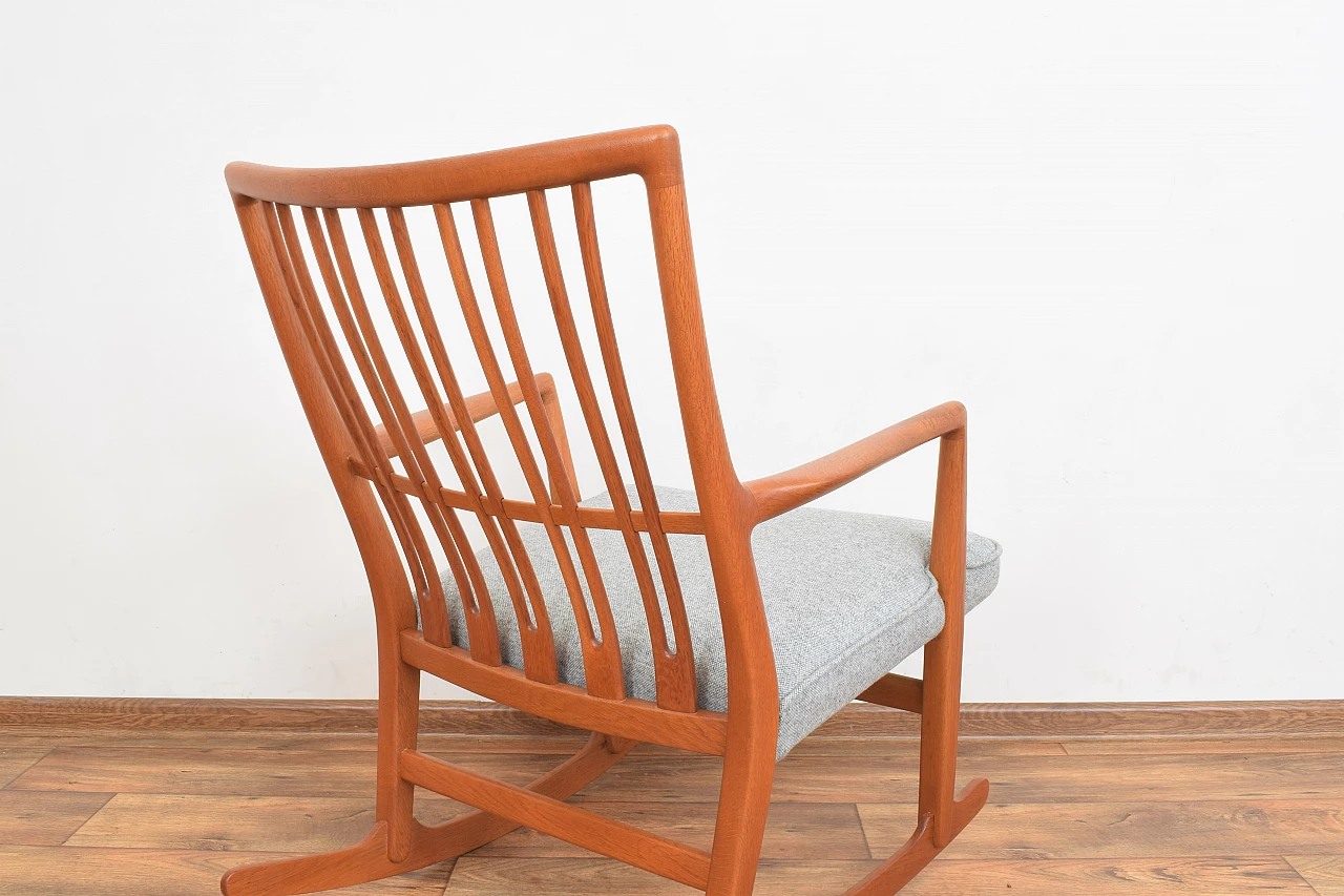 ML33 rocking chair by Hans J. Wegner for A/S Mikael Laursen, 1950s 9