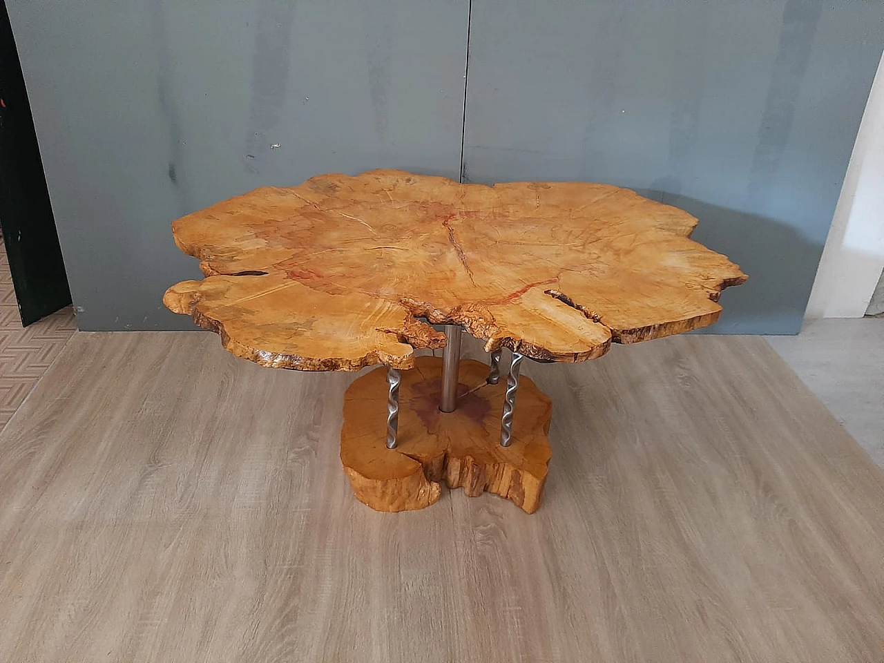 Plane tree wood and iron coffee table 8
