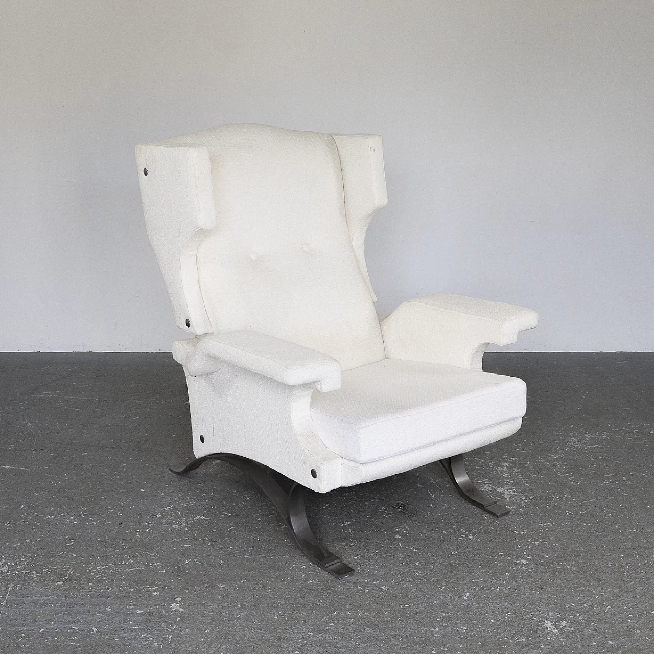 Armchair in white fabric and chrome-plated metal, 1960s 1