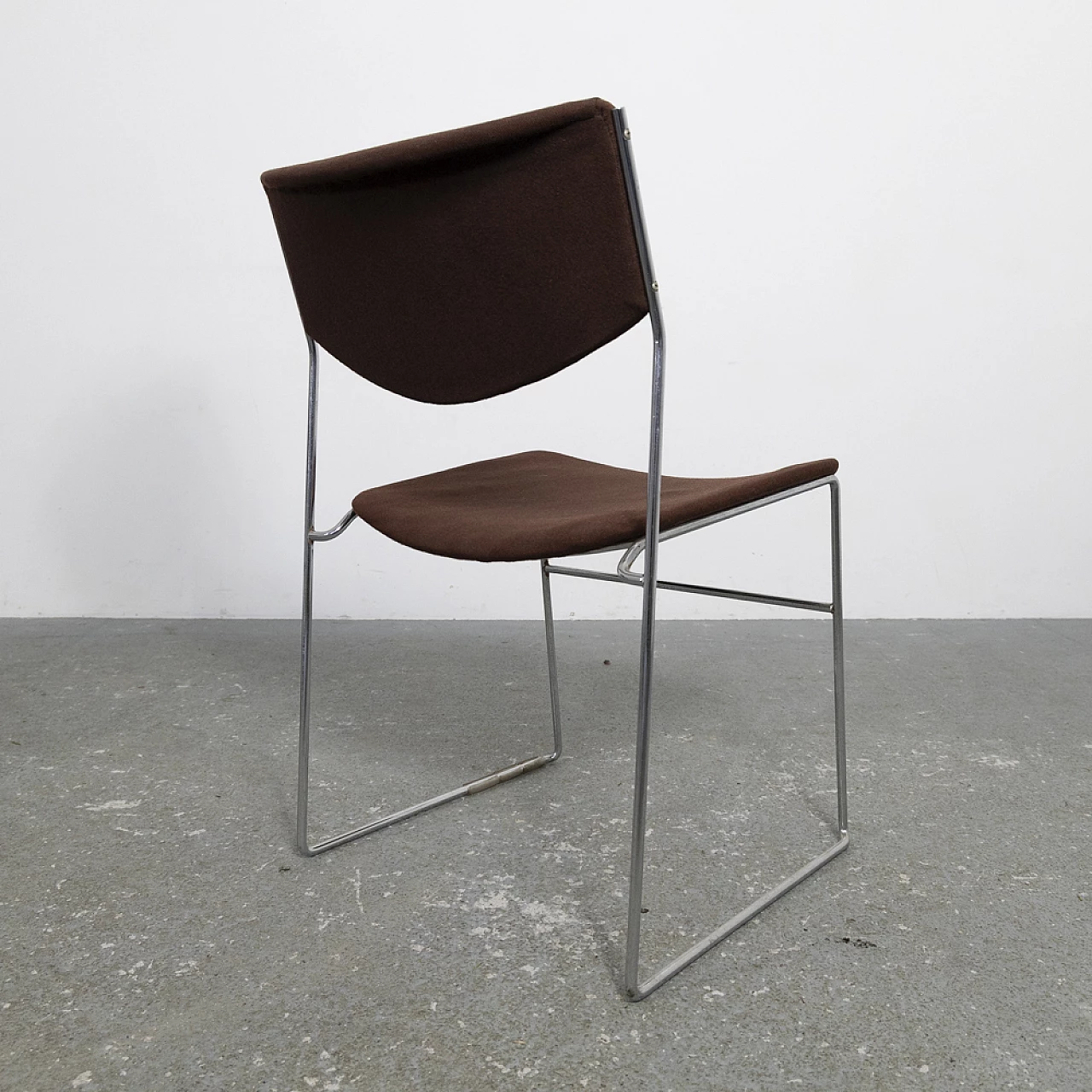 6 metal and fabric stacking chairs, 1970s 15