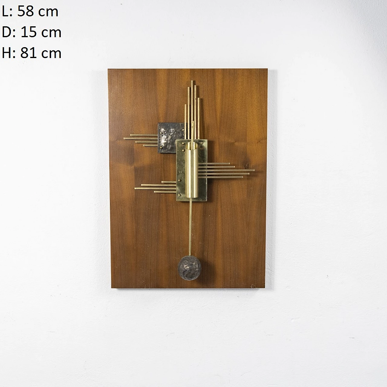 Sculptural wall lamp in worked metal, 1970s 5