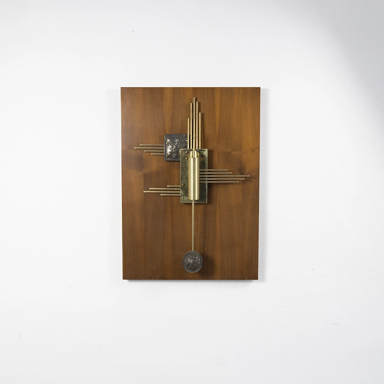 Sculptural wall lamp in worked metal, 1970s 6