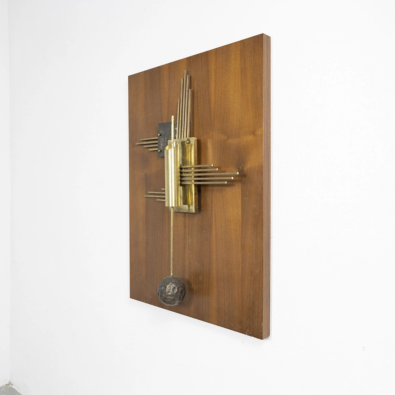 Sculptural wall lamp in worked metal, 1970s 10
