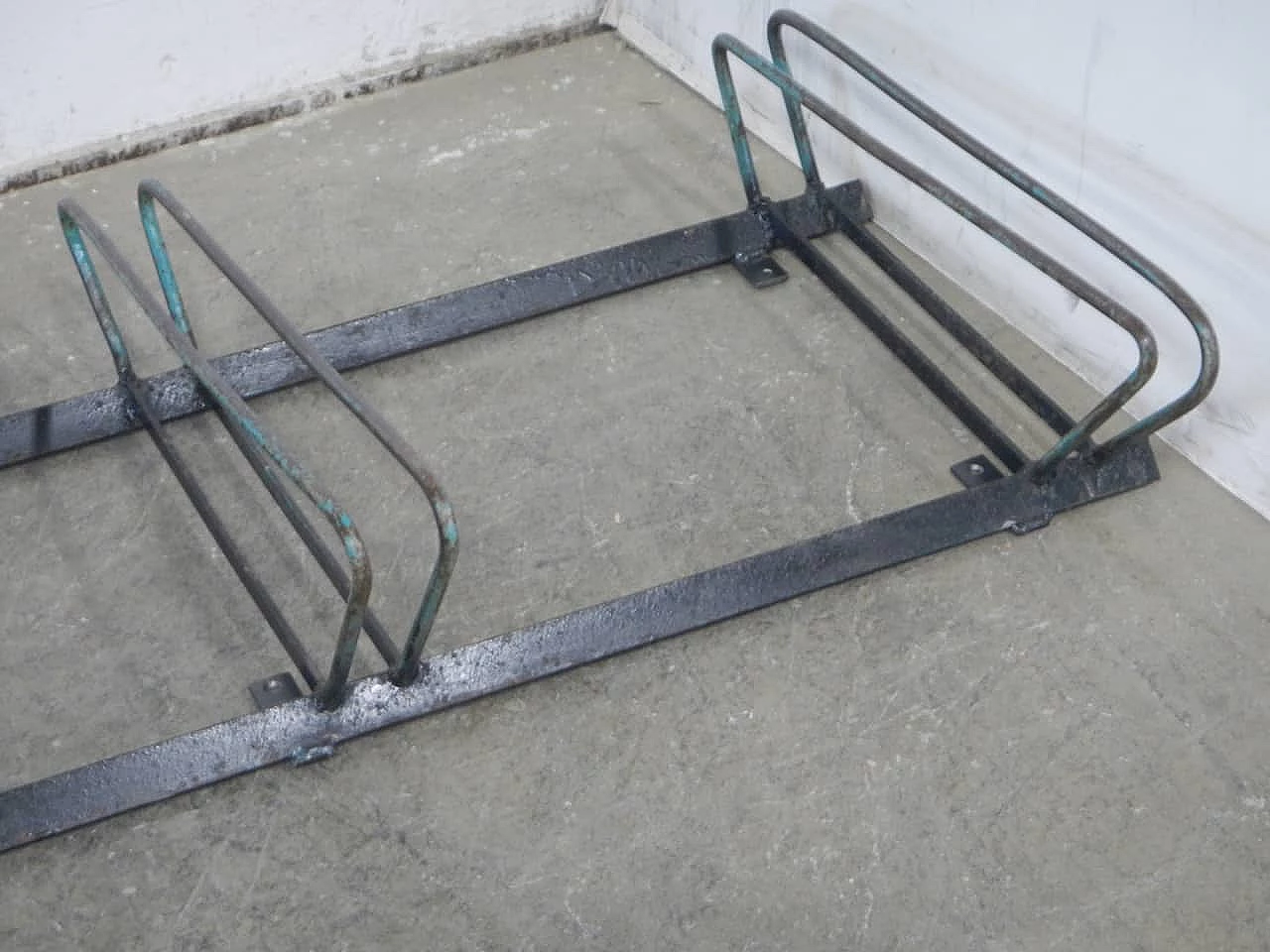 Four-seater iron bicycle rack, 1960s 4