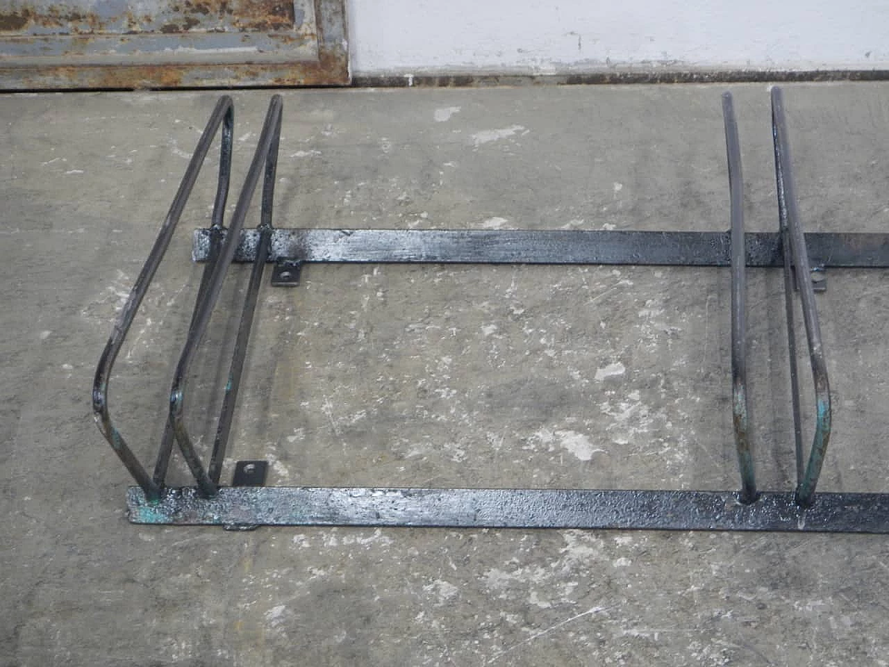 Four-seater iron bicycle rack, 1960s 5
