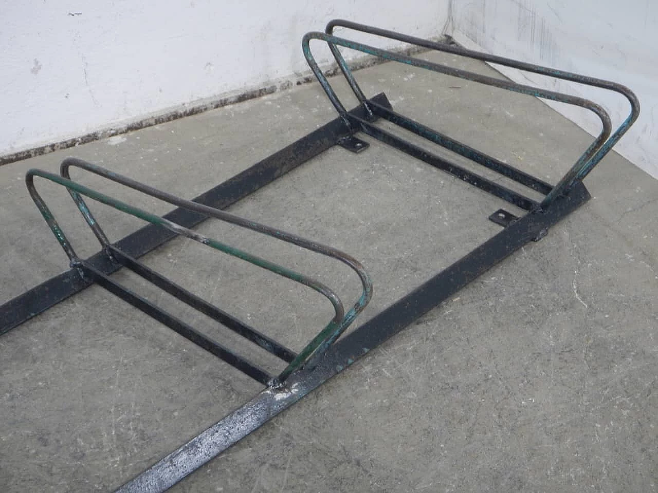 Three-seater iron bicycle rack, 1960s 3