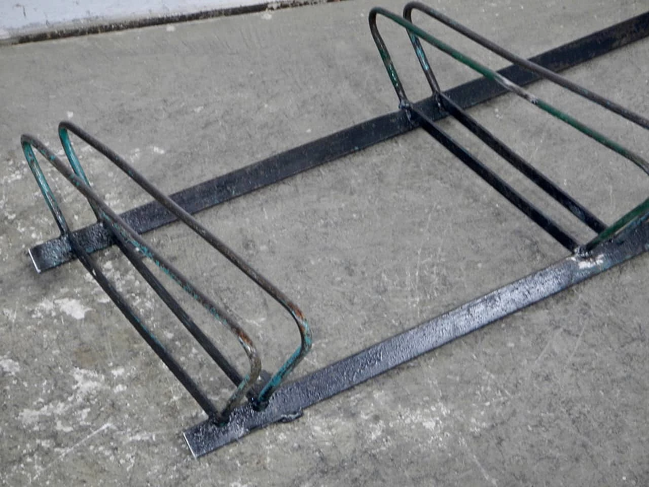 Three-seater iron bicycle rack, 1960s 4