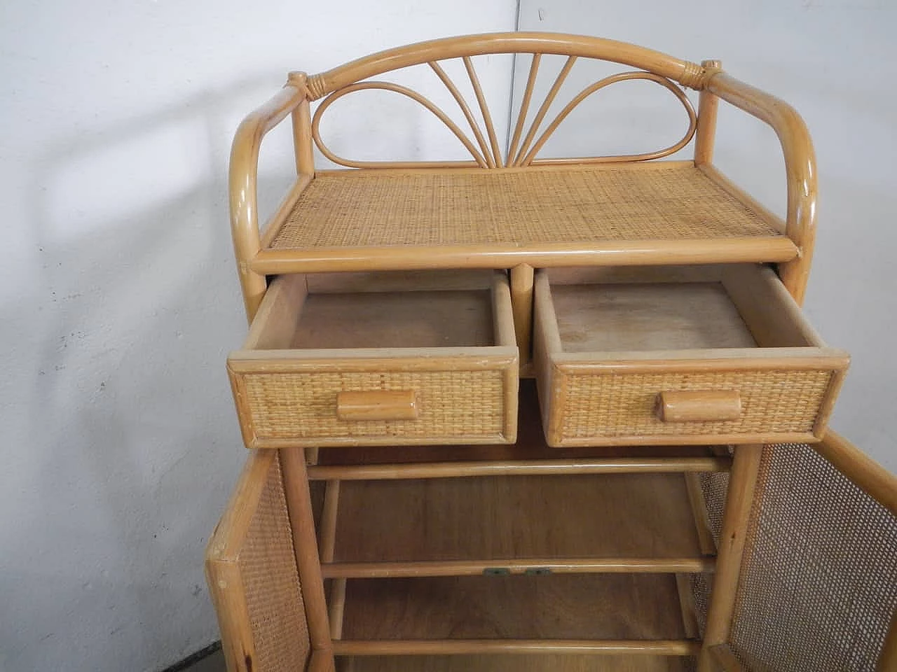 Credenza scarpiera in rattan e abete, anni '70 5