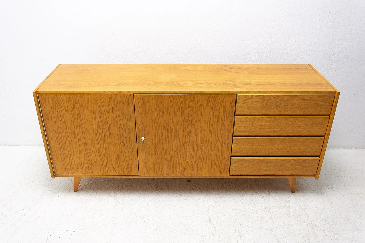 Credenza U-458 in faggio e compensato di Jiri Jiroutek per Interier Praha, anni '60 4