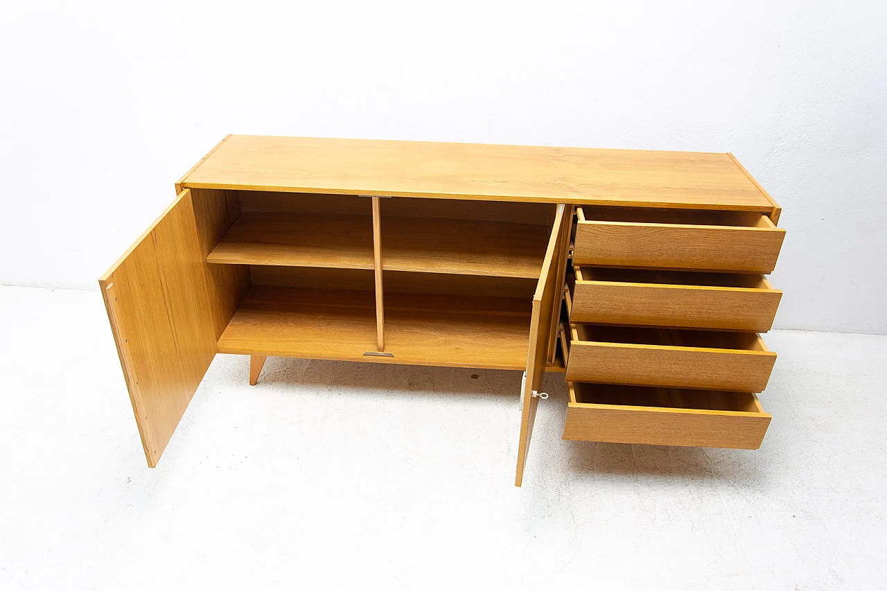 Credenza U-458 in faggio e compensato di Jiri Jiroutek per Interier Praha, anni '60 5