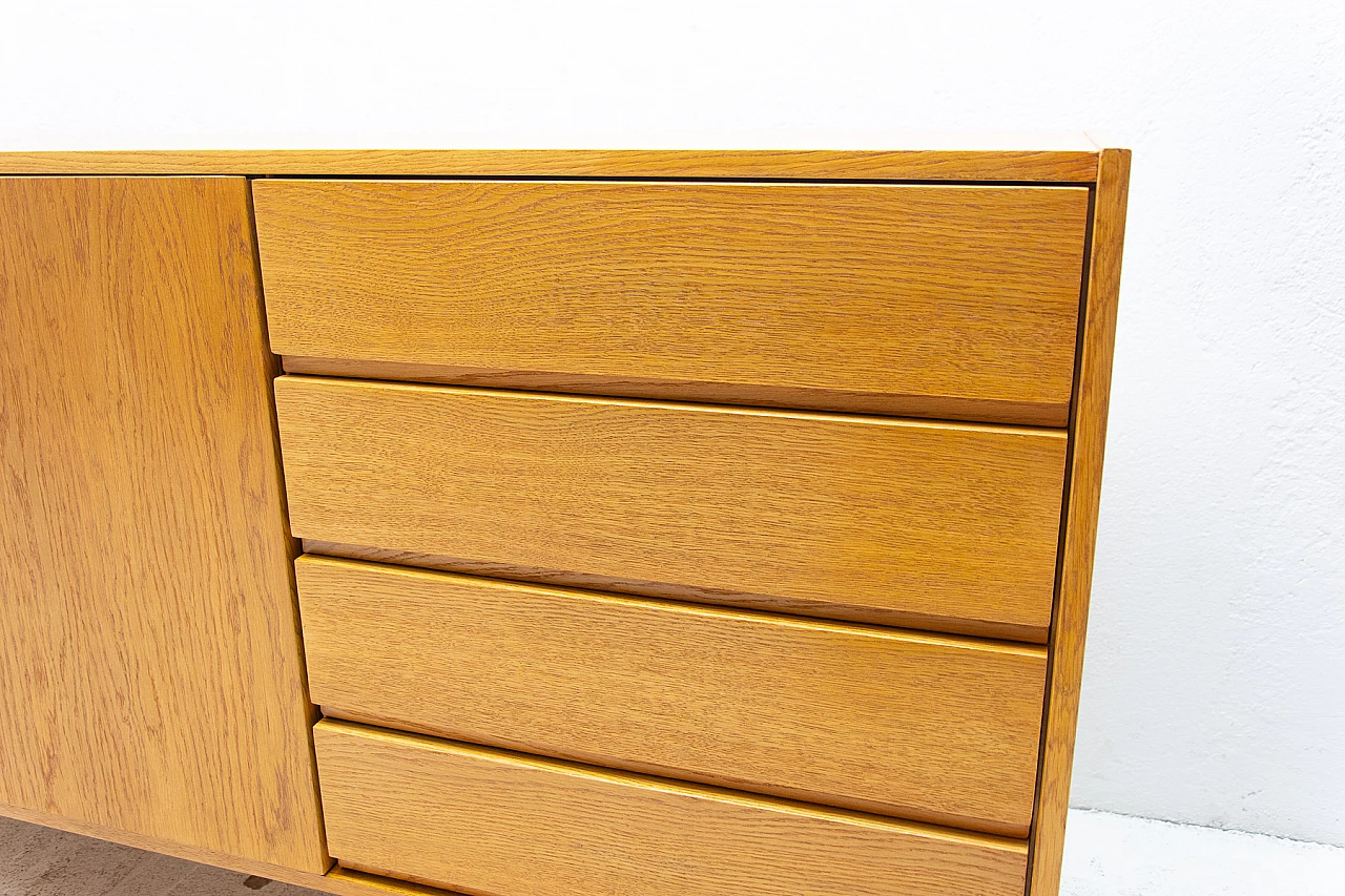 Credenza U-458 in faggio e compensato di Jiri Jiroutek per Interier Praha, anni '60 13