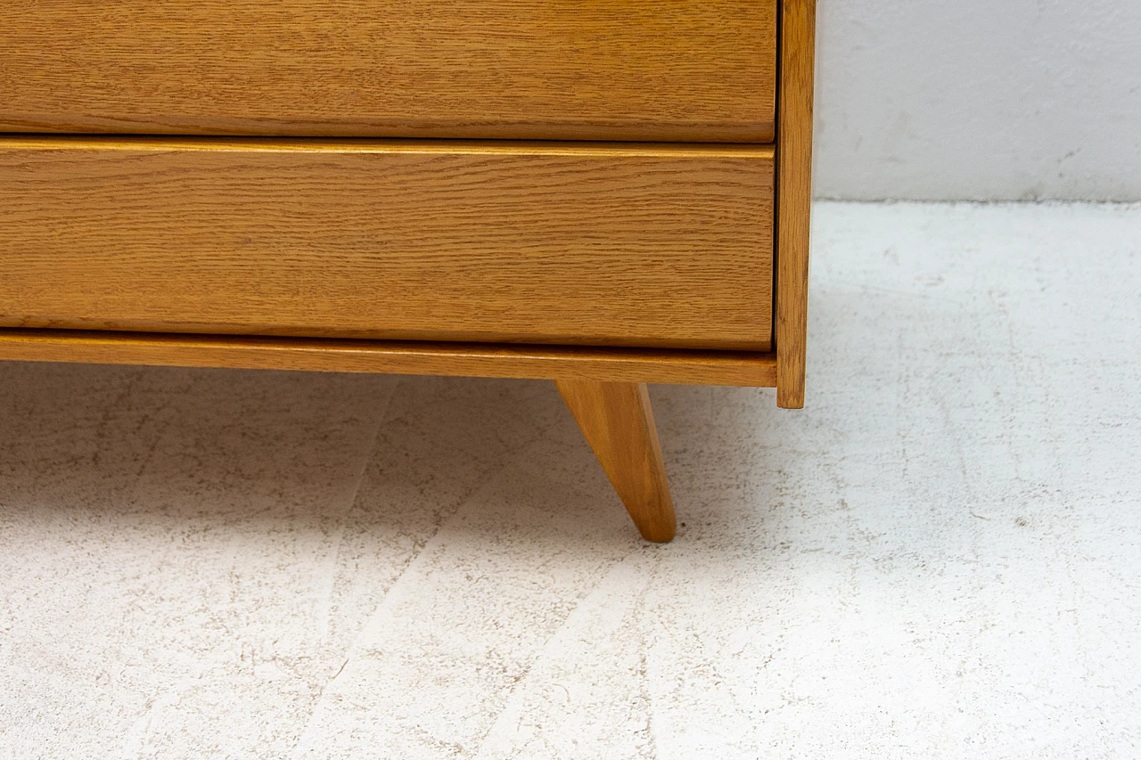 Credenza U-458 in faggio e compensato di Jiri Jiroutek per Interier Praha, anni '60 14