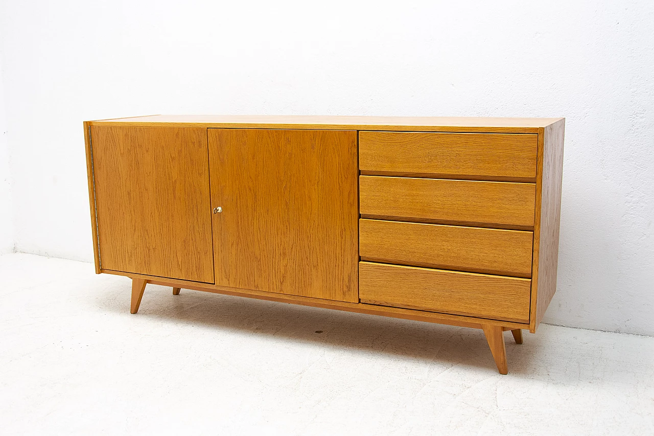 Credenza U-458 in faggio e compensato di Jiri Jiroutek per Interier Praha, anni '60 20