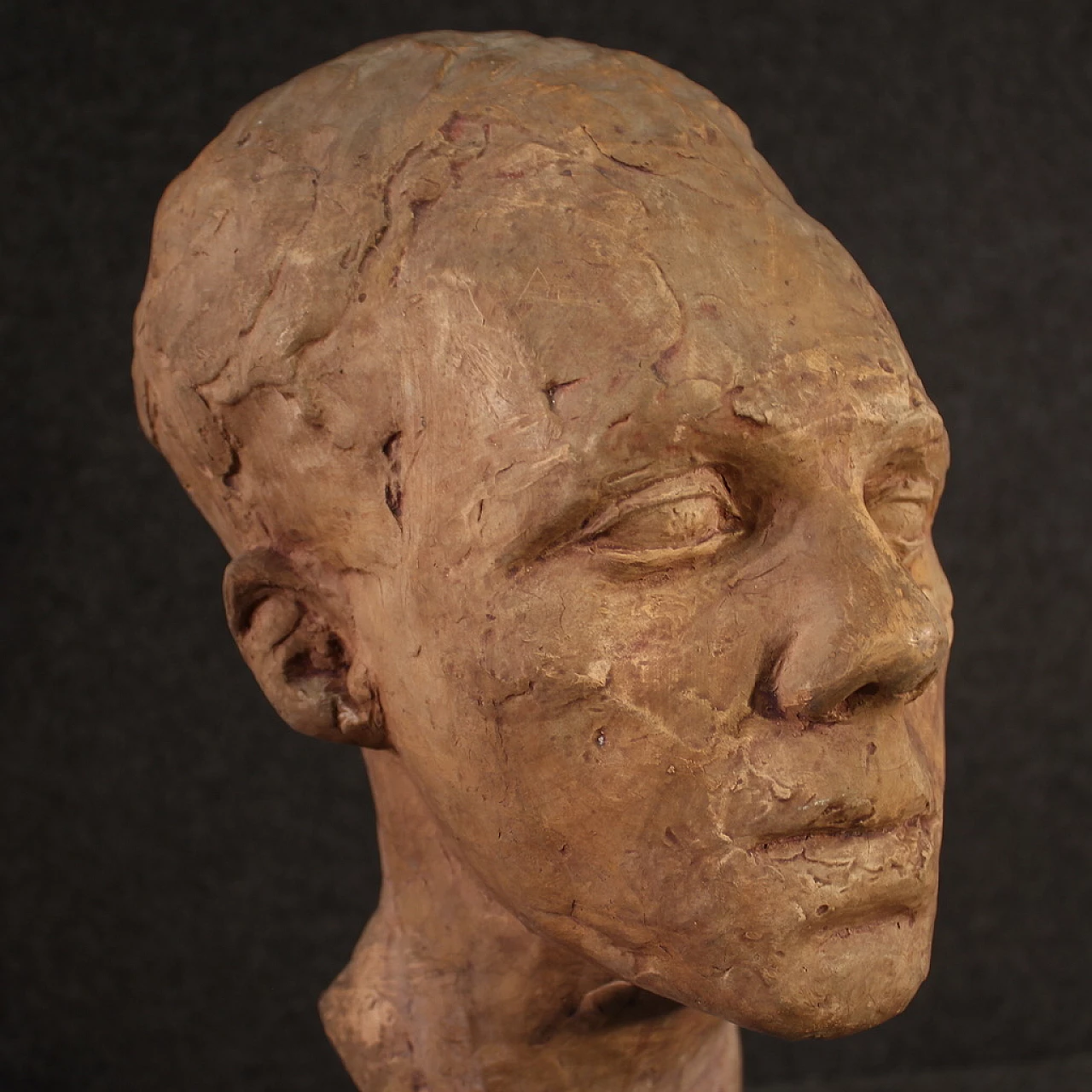 Scultura in terracotta di volto di uomo con base in marmo, anni '60 1