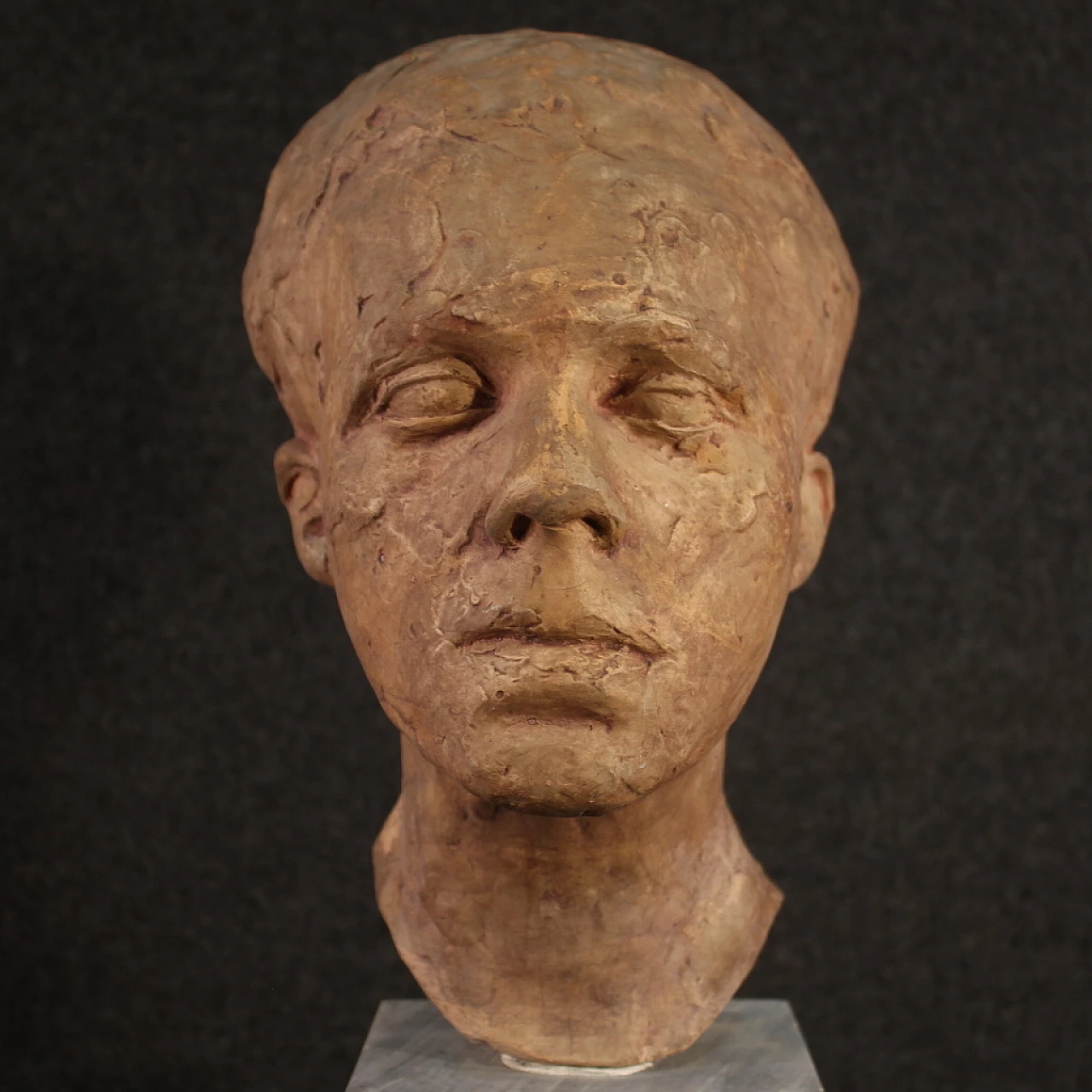 Scultura in terracotta di volto di uomo con base in marmo, anni '60 9