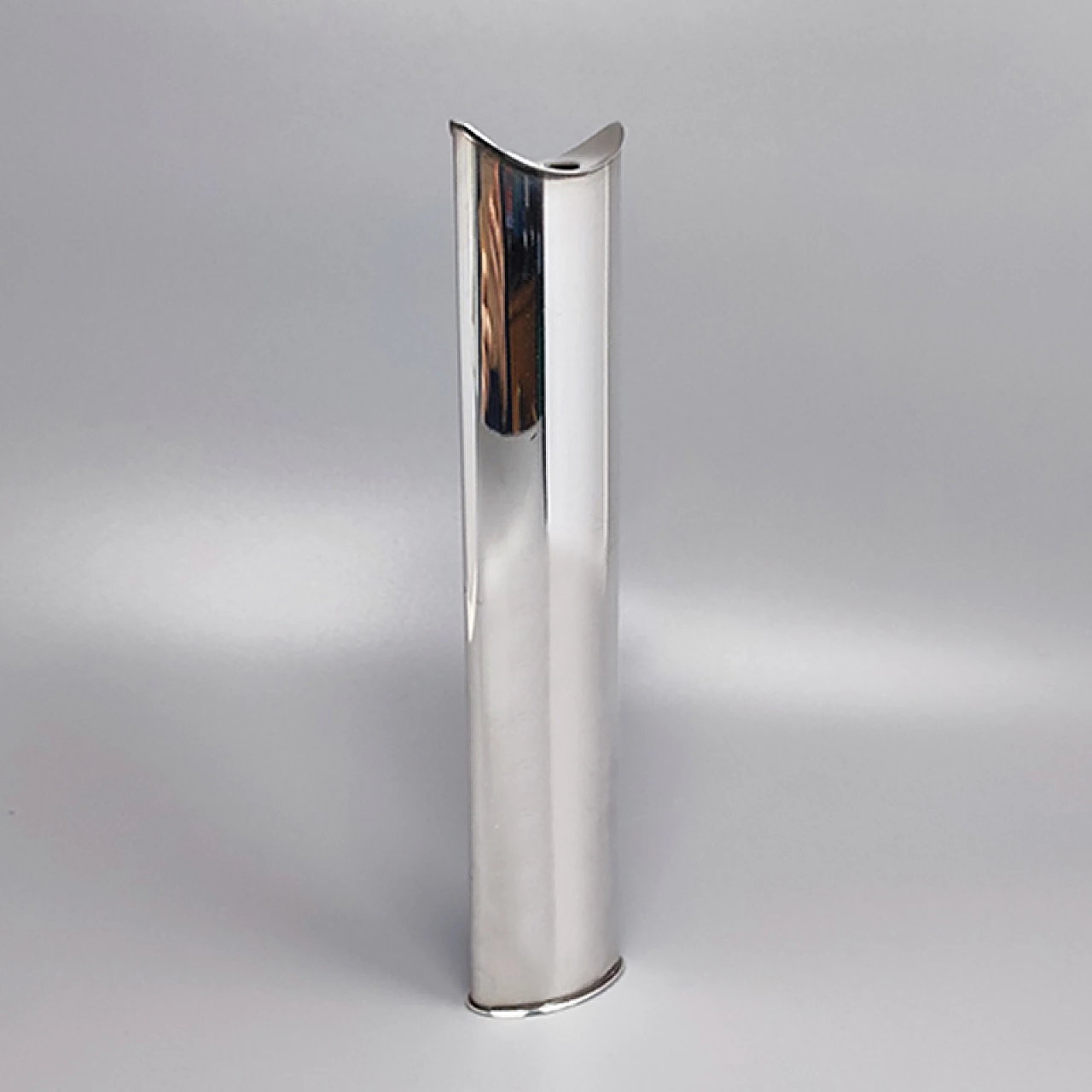 Giselle vase in plated silver by Lino Sabattini, 1970s 2