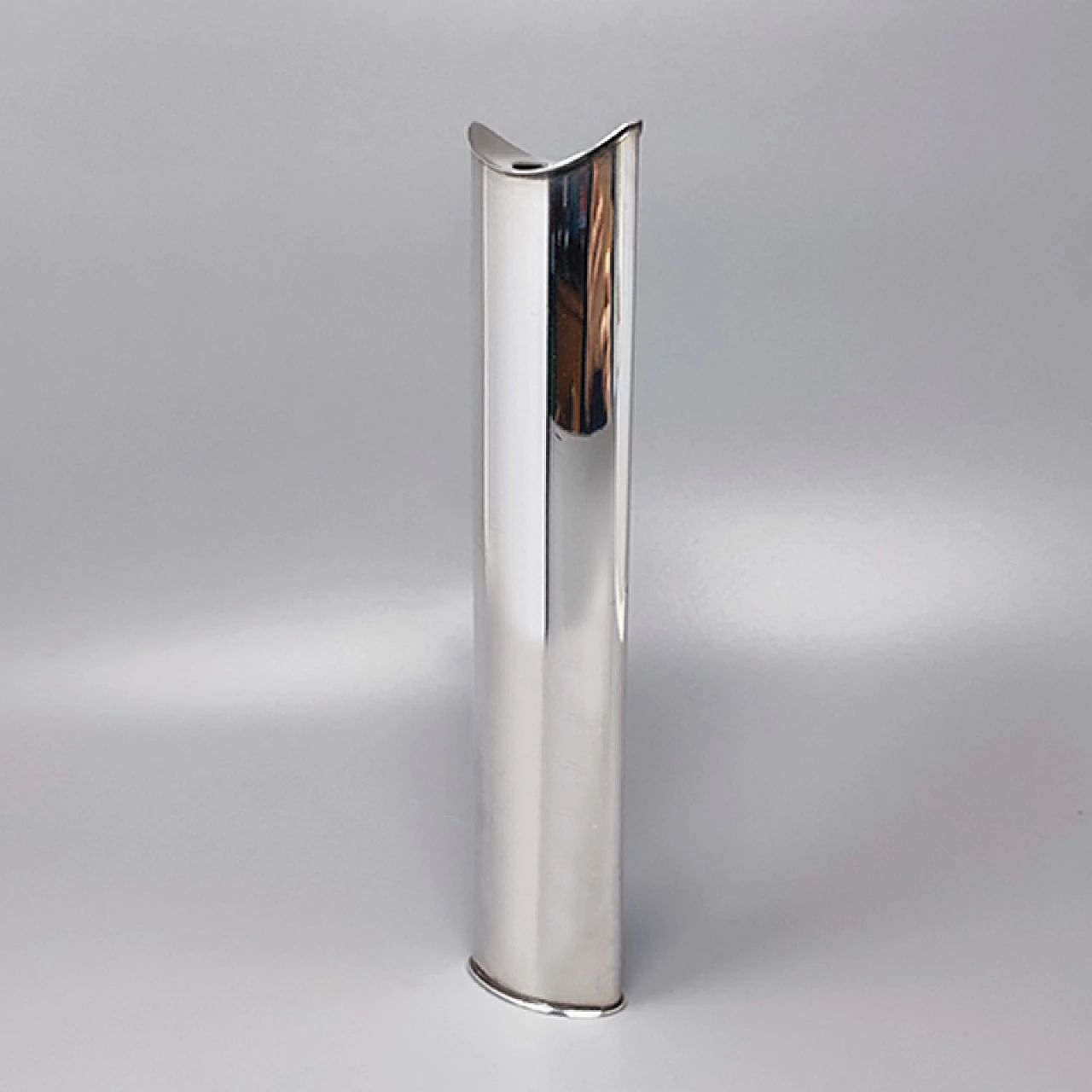 Giselle vase in plated silver by Lino Sabattini, 1970s 3