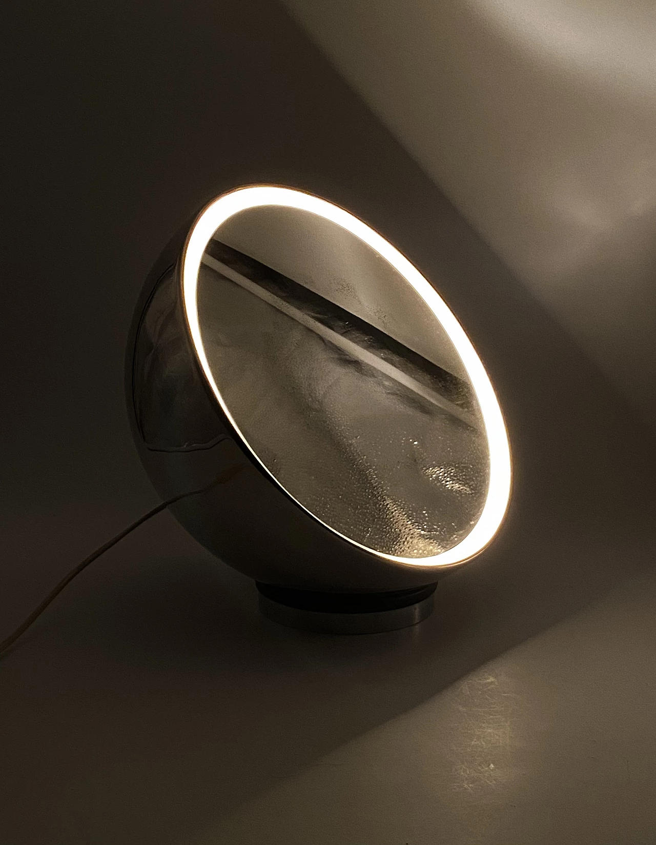 Spherical mirror table lamp, 1970s 18