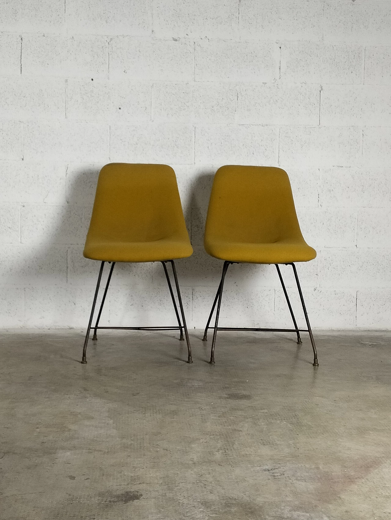 Pair of Aster chairs by Augusto Bozzi for Saporiti, 1960s 3