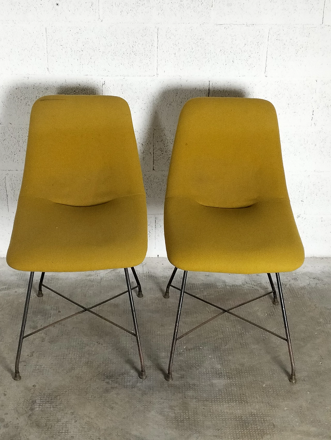 Pair of Aster chairs by Augusto Bozzi for Saporiti, 1960s 4