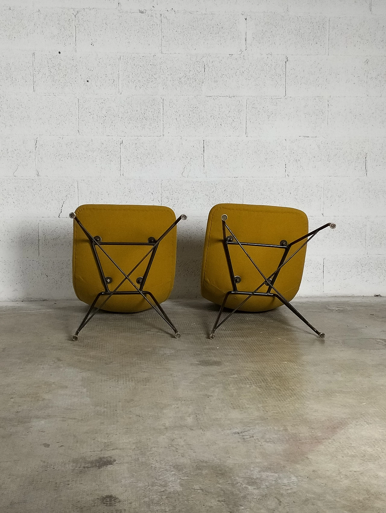 Pair of Aster chairs by Augusto Bozzi for Saporiti, 1960s 11