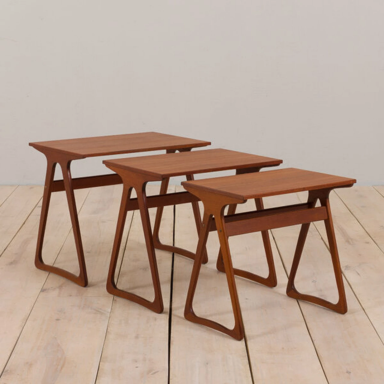 3 Tavolini danesi in teak nello stile di J. Andersen CFC, anni '60 2