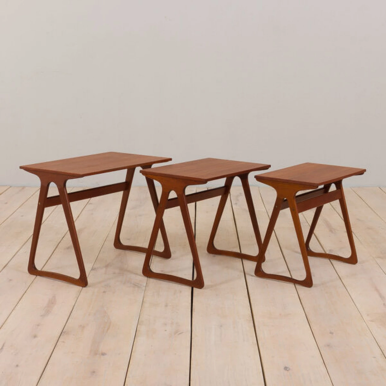 3 Tavolini danesi in teak nello stile di J. Andersen CFC, anni '60 4