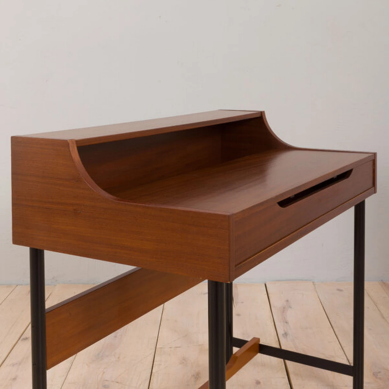 Teak desk with concealed dressing table, 1970s 14