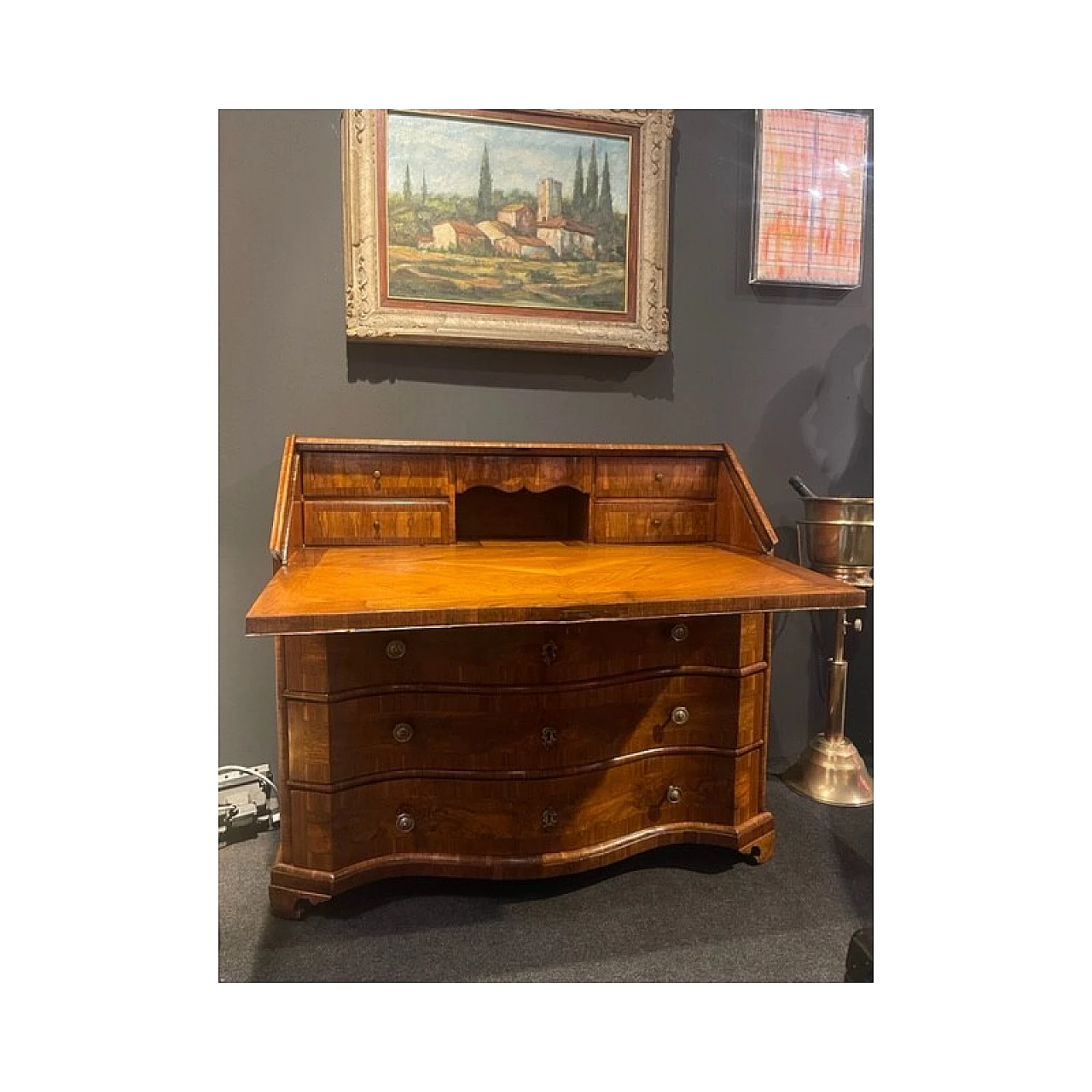 Walnut flap chest of drawers, 18th century 7