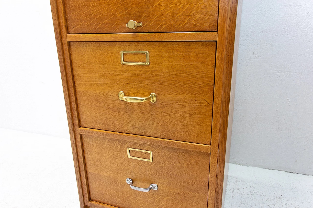 Industrial filing cabinet in oak, plywood and metal, 1930s 15