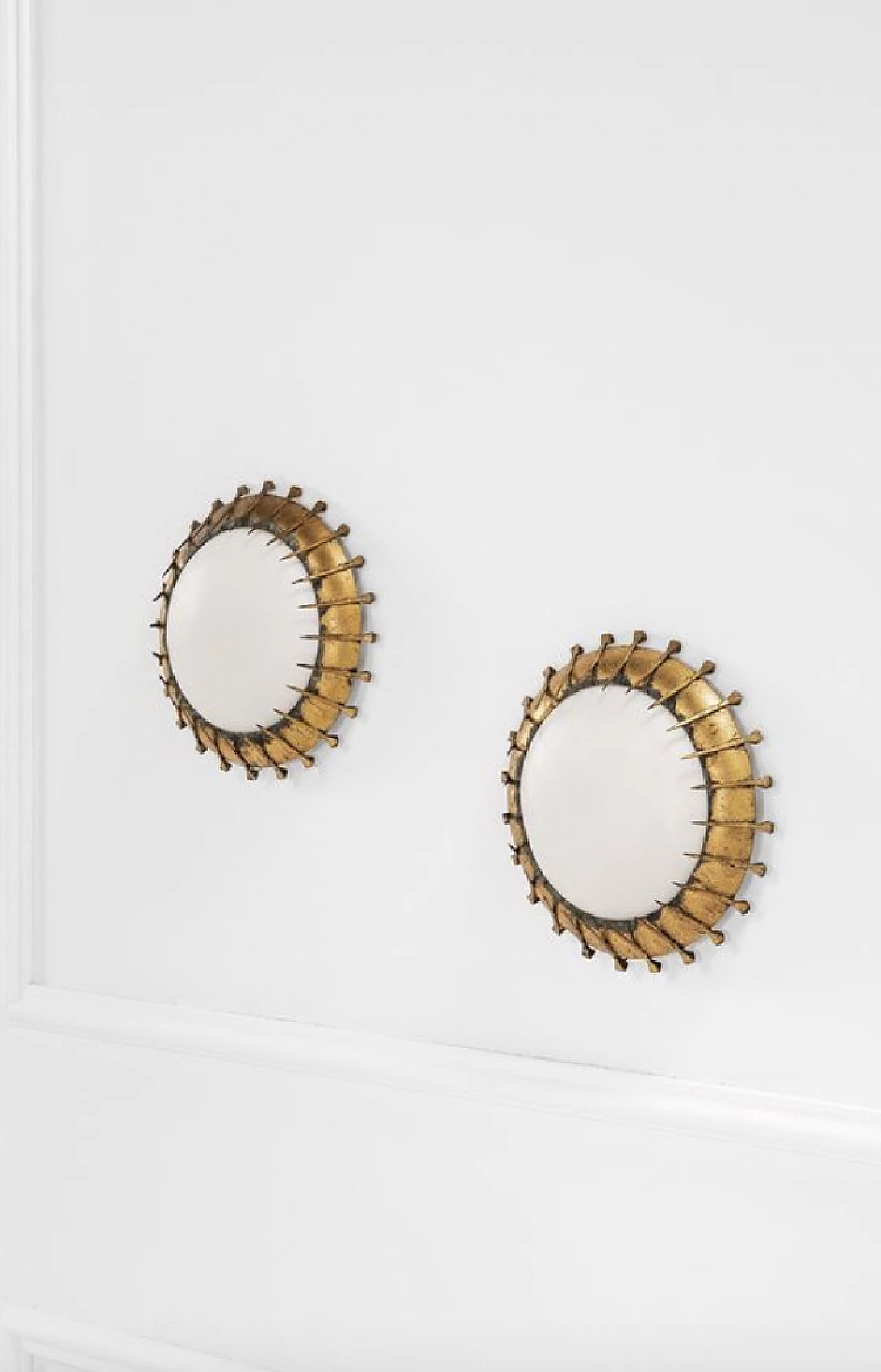 Pair of brutalist wall sconces in gilded metal and curved glass, 1960s 13