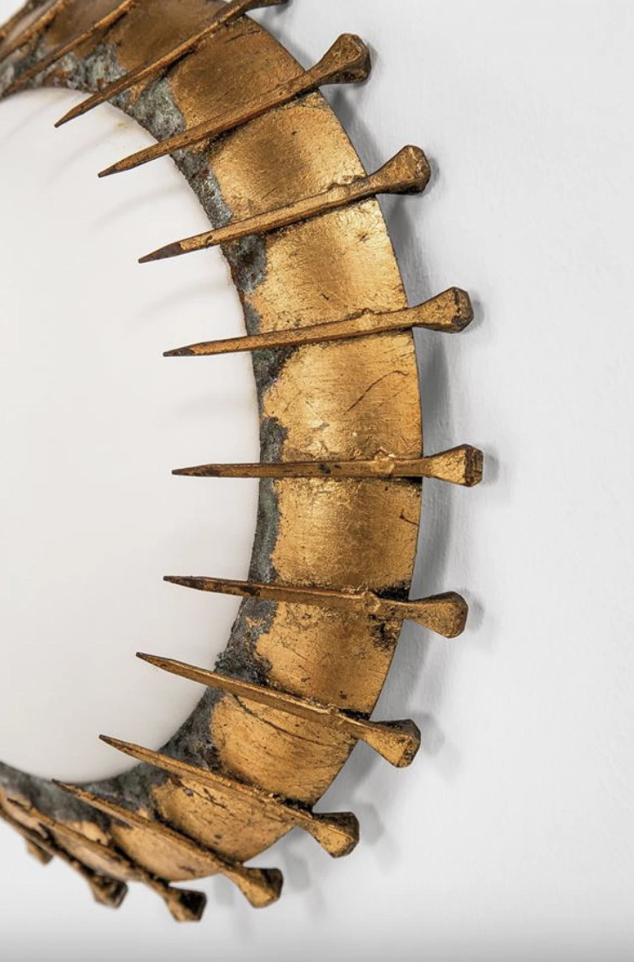 Pair of brutalist wall sconces in gilded metal and curved glass, 1960s 15