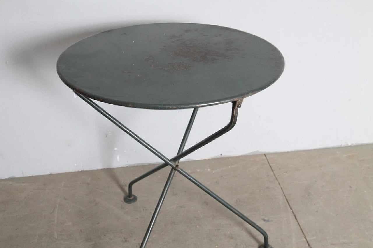 Tavolo rotondo da esterno in ferro laccato verde, '800 1