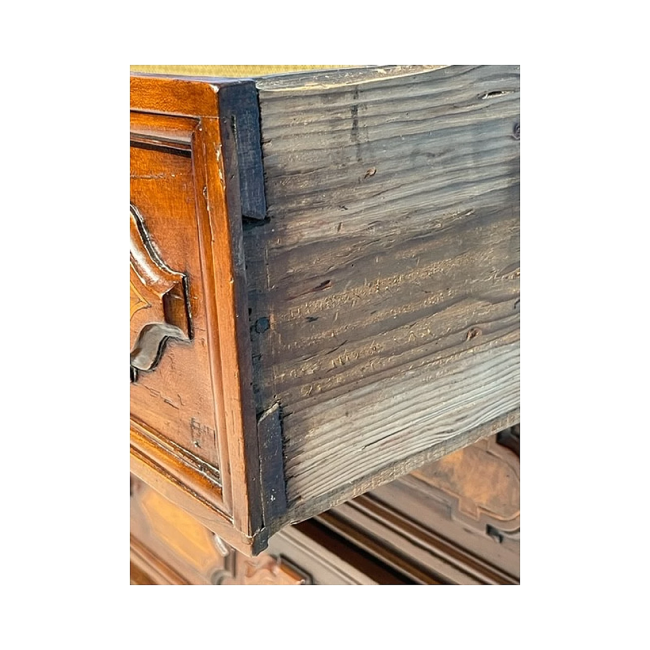 Cassettone lombardo in legno di ciliegio, tardo '700 9