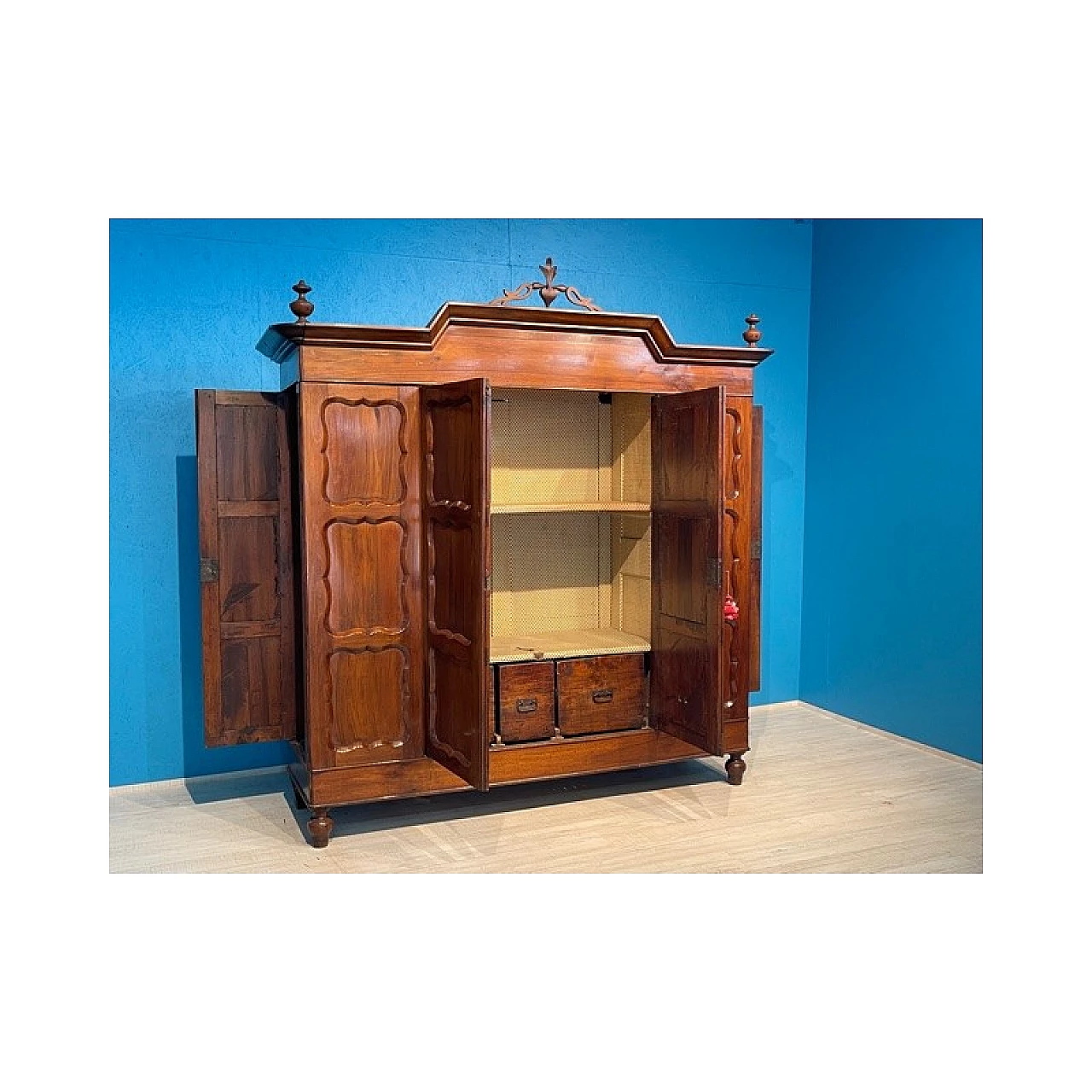 Emilian pantry cupboard in solid walnut, 18th century 6