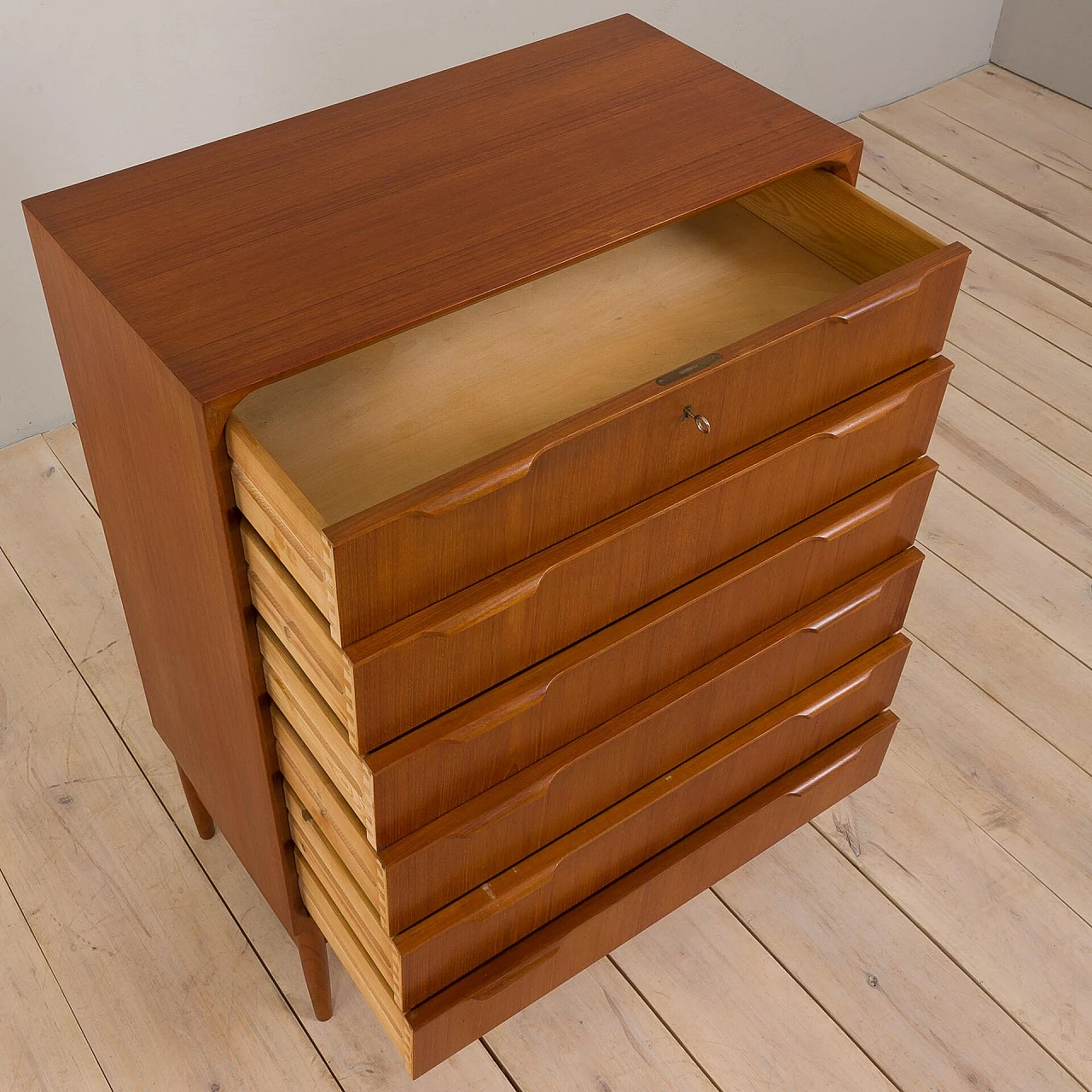 Cassettiera in teak attribuita a Johannes Andersen, anni '60 6