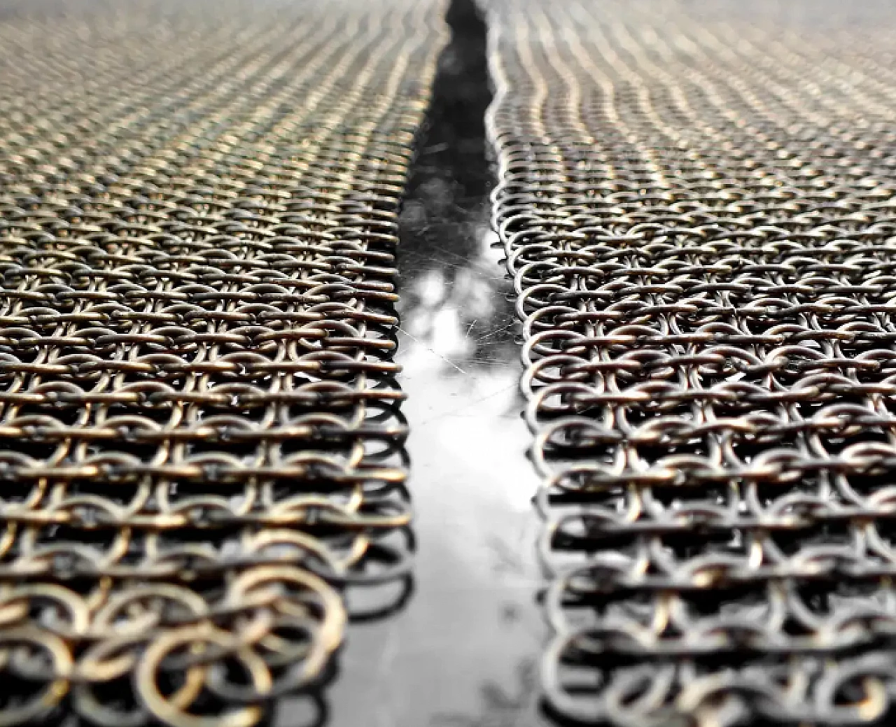 Lampada scultura di Toni Cordero per Artemide, anni '90 7