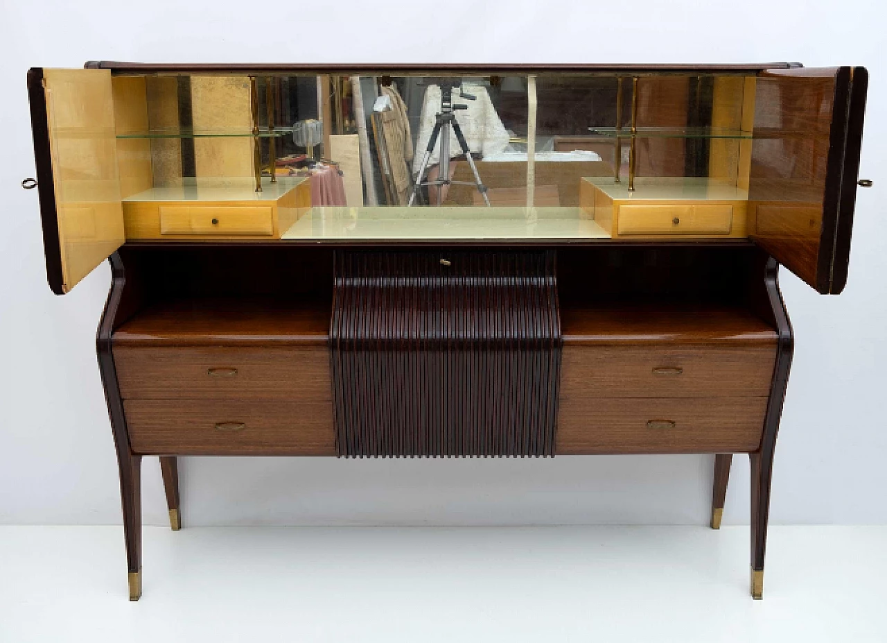 Walnut sideboard by Osvaldo Borsani for Arredamenti Borsani Varedo, 1950s 5