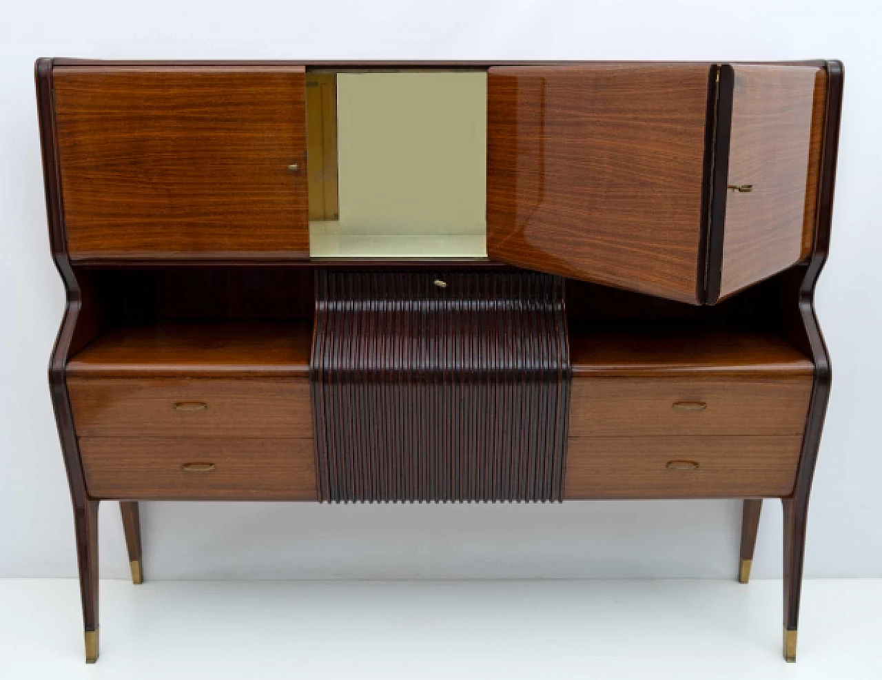 Walnut sideboard by Osvaldo Borsani for Arredamenti Borsani Varedo, 1950s 6