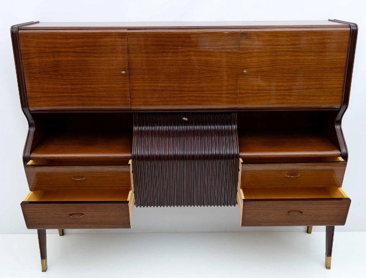 Walnut sideboard by Osvaldo Borsani for Arredamenti Borsani Varedo, 1950s 7