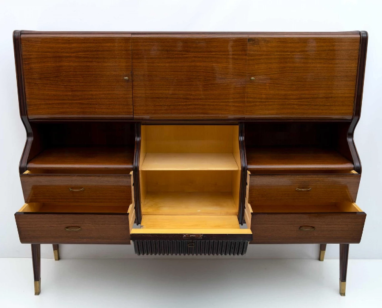 Walnut sideboard by Osvaldo Borsani for Arredamenti Borsani Varedo, 1950s 8